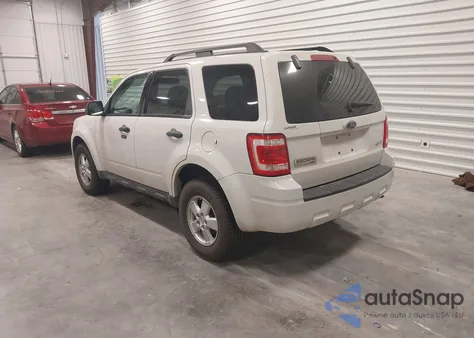 2009 Ford Escape Xlt z USA, uszkodzony, nr VIN 1FMCU93G49KA82343